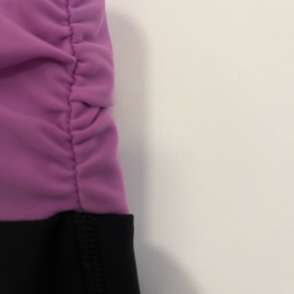 Under Armor heat gear compression capri leggings size medium - Picture 3 of 6